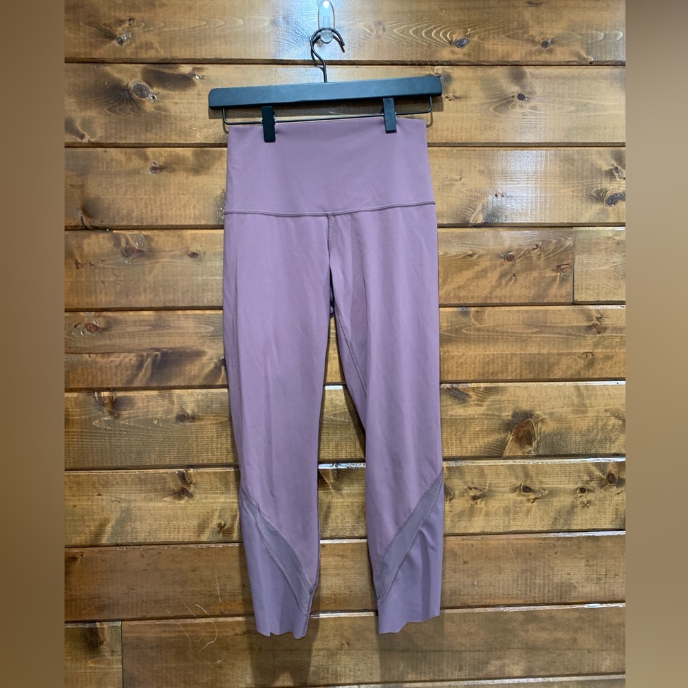 Lululemon Mauve Pink Wunder Under Crop High-Rise *Roll Down Scallop 23"